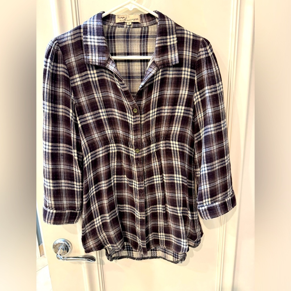 Like new Vintage Havana mid length blouse. Arms can be rolled up. Or not.